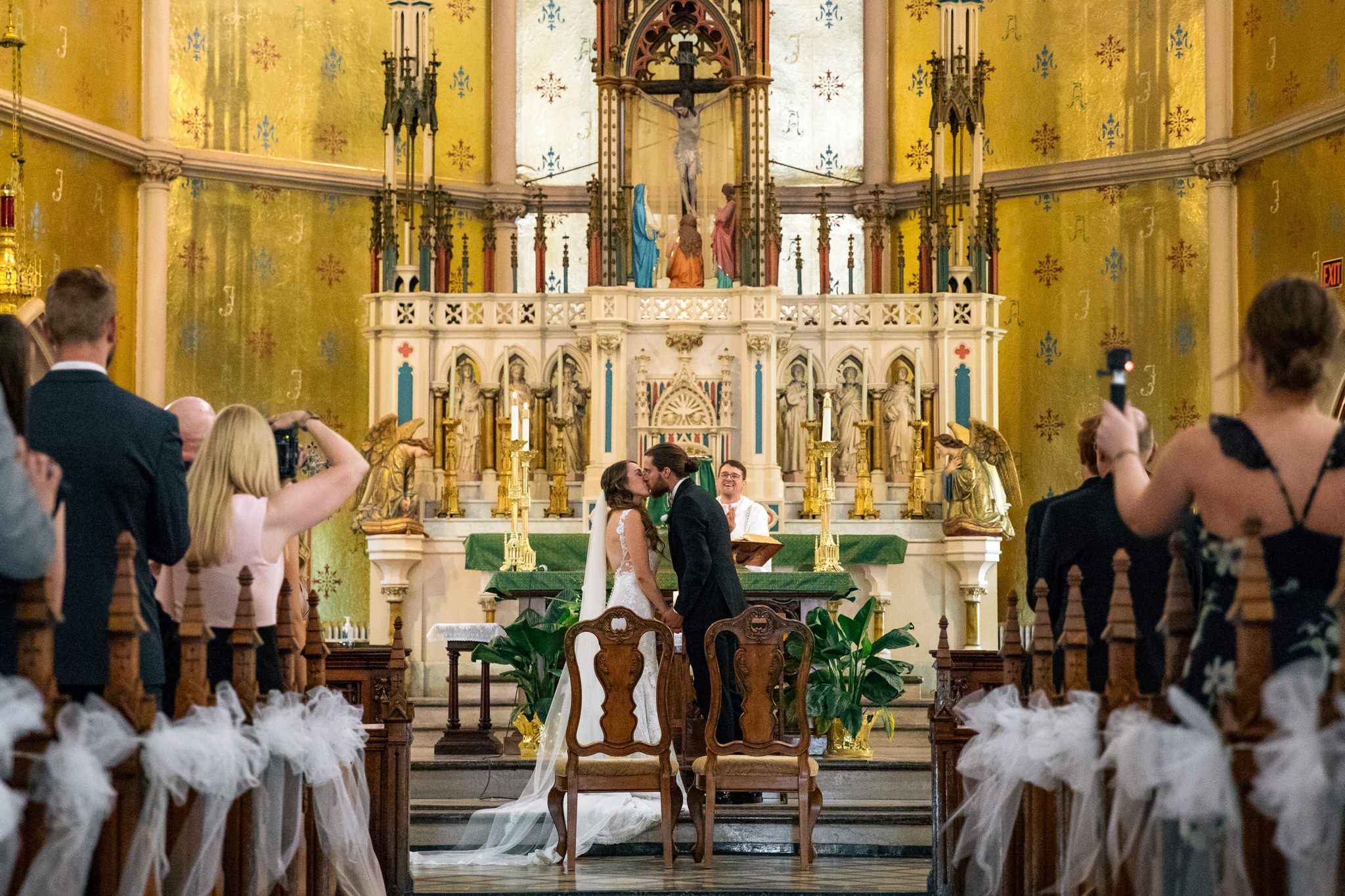 Ste Anne de Detroit wedding ceremony