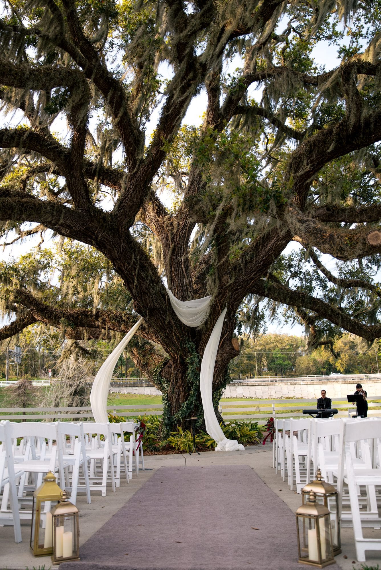 Highland Manor outdoor wedding ceremony in Apopka, Florida