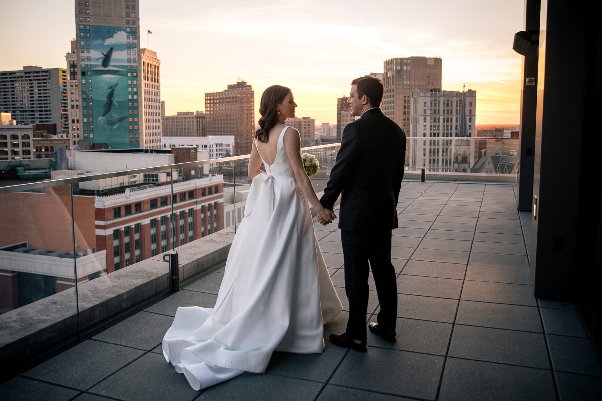 Detroit Athletic Club rooftop wedding photo