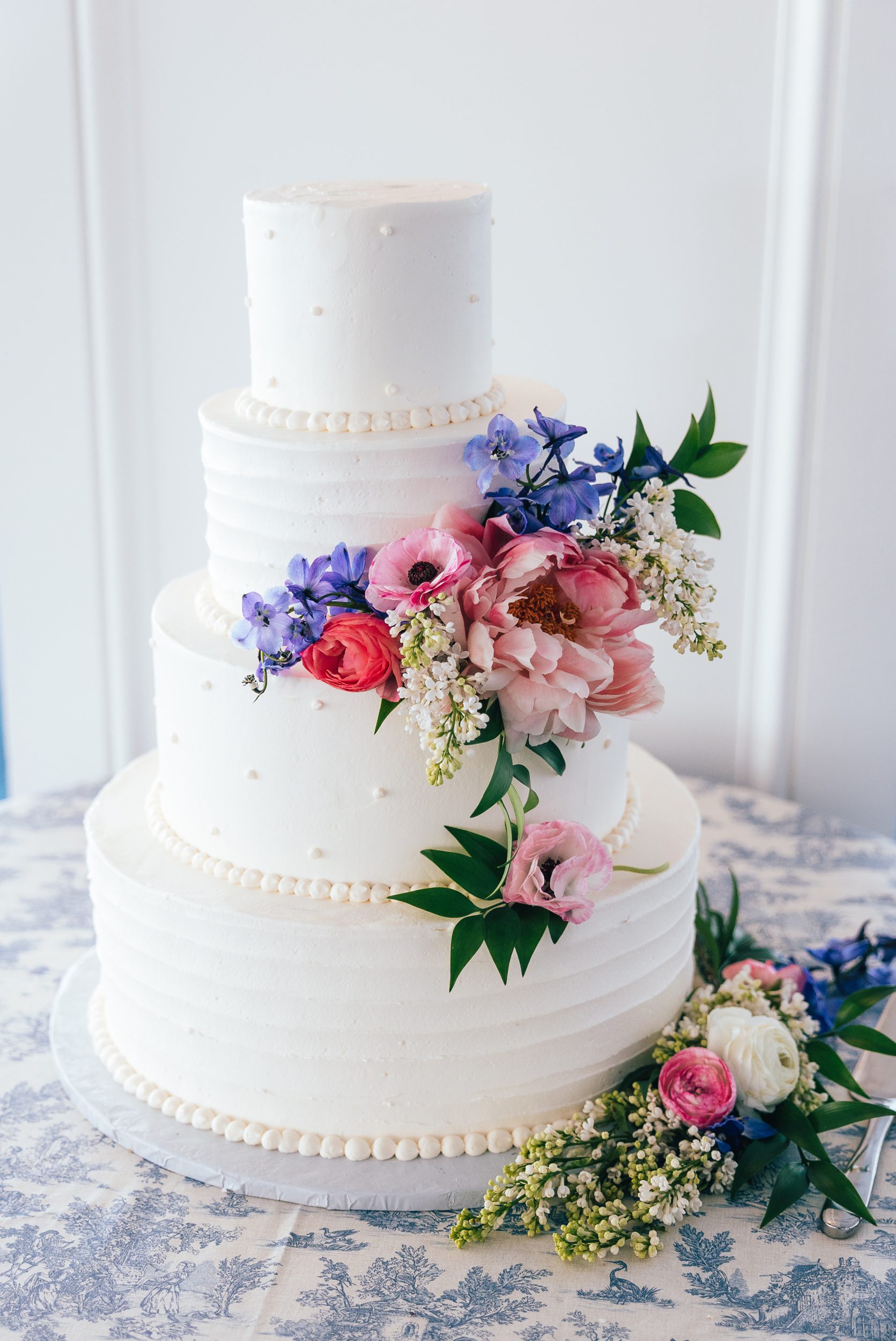wedding cake by Sweet Lisas