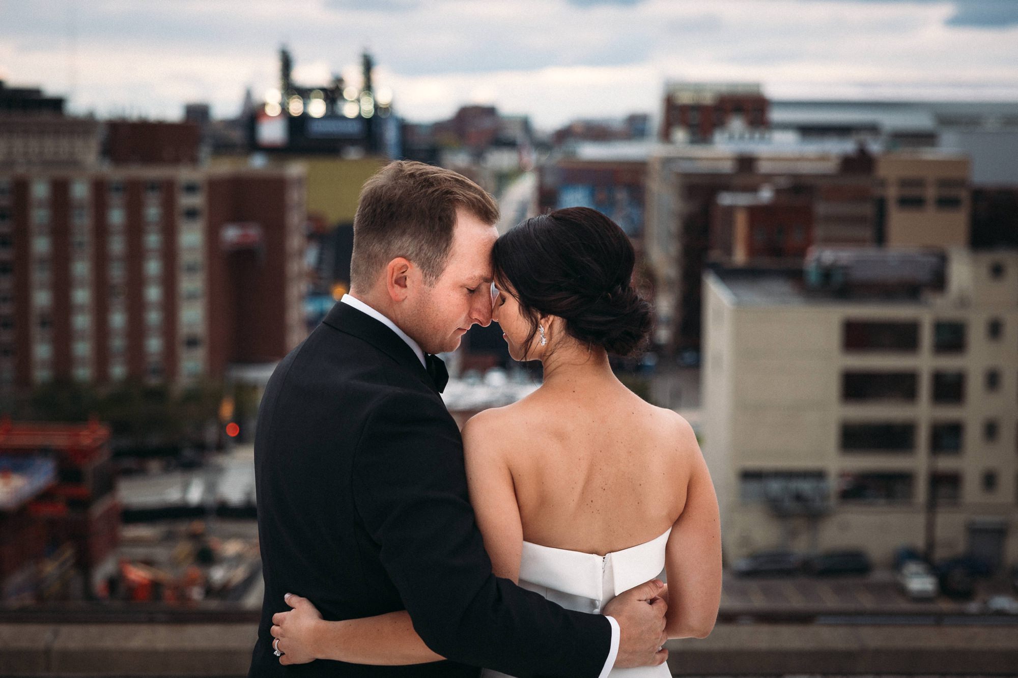 Downtown Detroit rooftop wedding photo