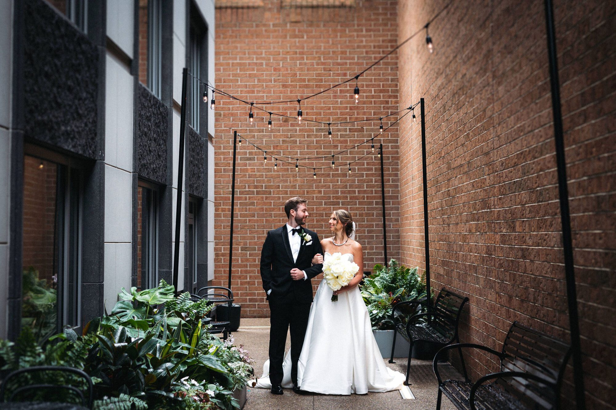 Daxton Hotel Wedding, Detroit Wedding Photographer, Wedding Daxton Hotel, Rosy and Shaun Photography