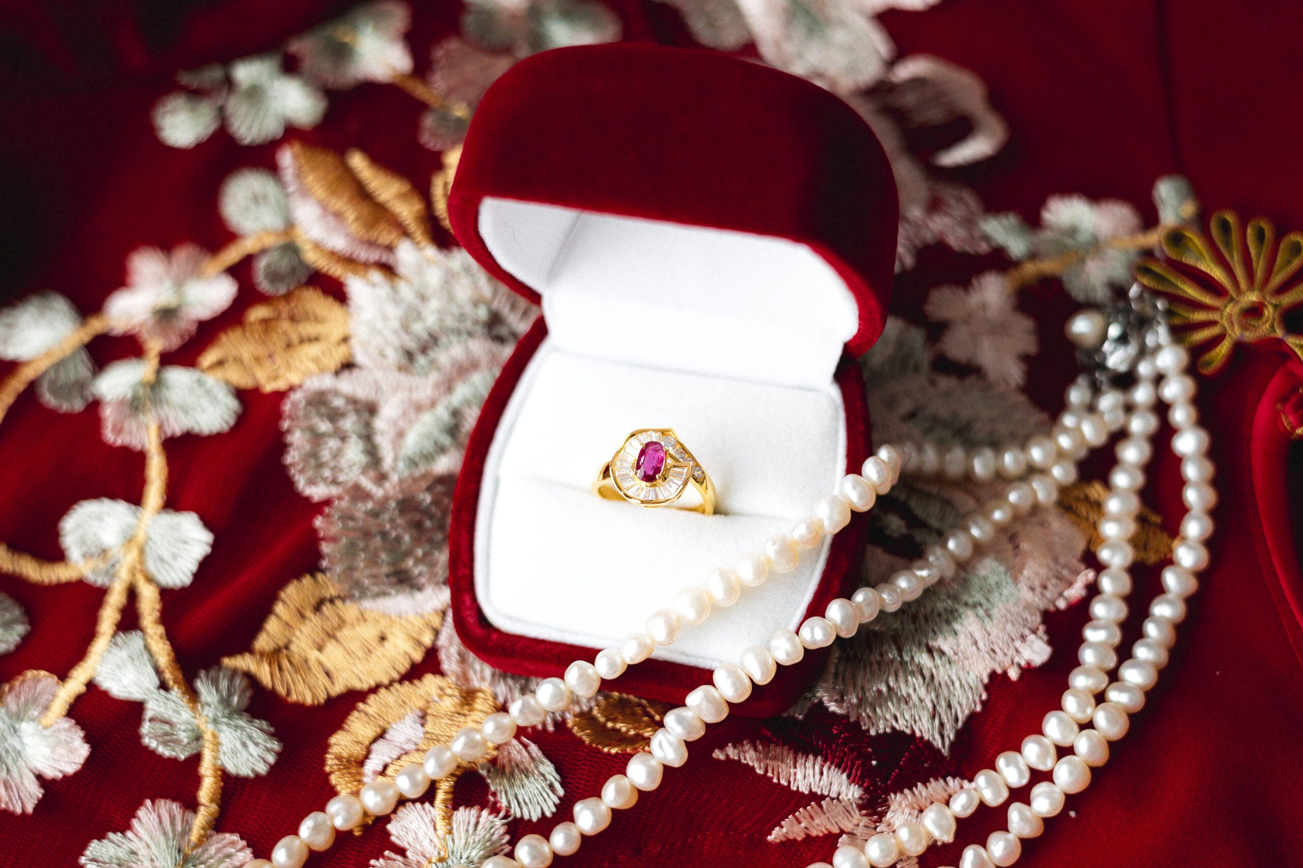 Where to Find Sapphire Engagement Rings in Detroit